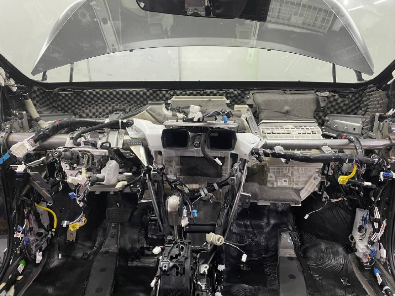 шумоизоляция Lexus NX Торпедо шумопоглотитель